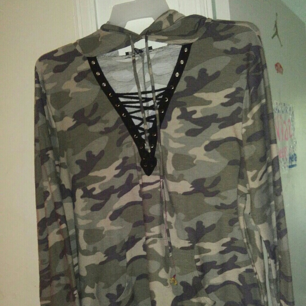 ⚡3 for $40⚡ Camo hoodie